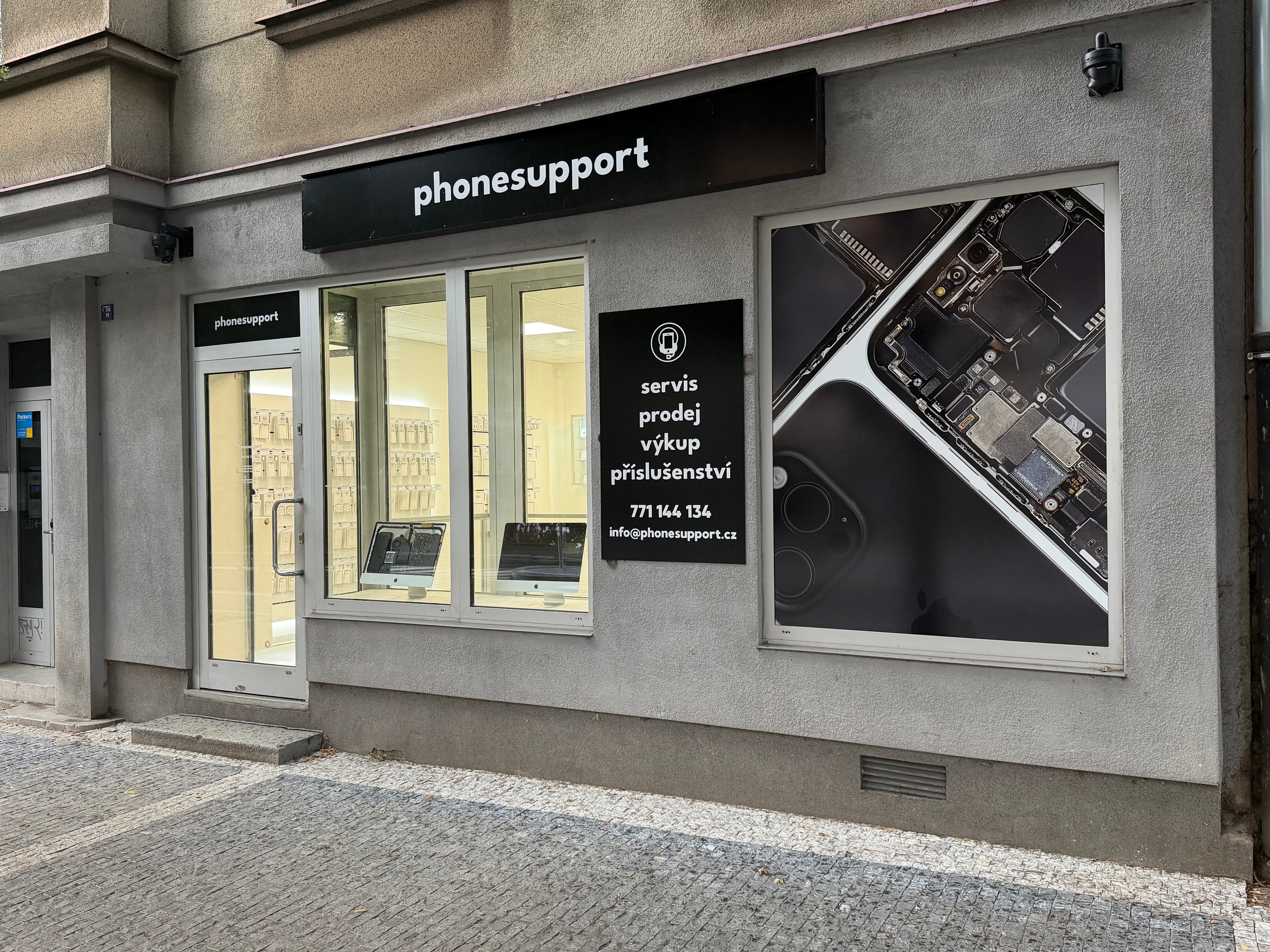 Provozovna PhoneSupport v Branické ulici v Praze